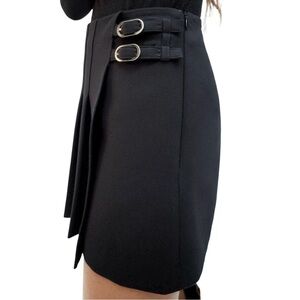 NWT Zara mini Skort pleated with double buckles, black, size Large
